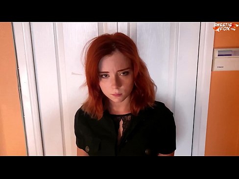 ❤️ Segurtasun zaindariak emakume polita zigortu zuen dendak lapurtzeagatik - Ahoan esperma ❤❌ Super sexua gugan ❌